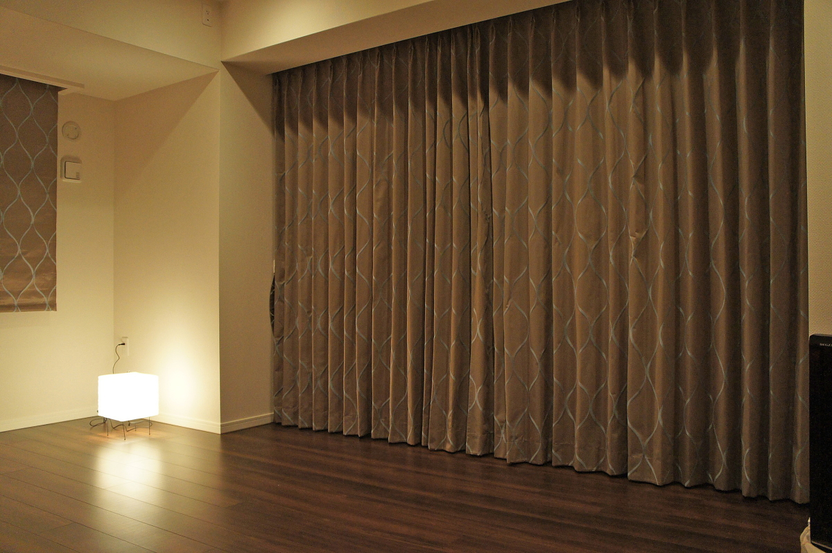 タワーマンションのリビングをシンプルモダンなカーテンで飾ろう 大阪市福島区