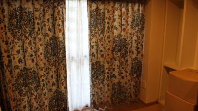 和モダンにウィリアムモリスのカーテンを飾りました　大阪府茨木市