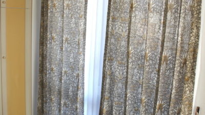 京都市烏丸のマンションにはウィリアムモリスの「スネークヘッド」でカーテンコーディネート！