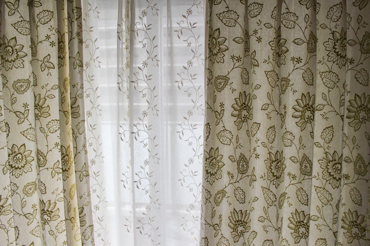 halcyon clarke カーテン　大阪