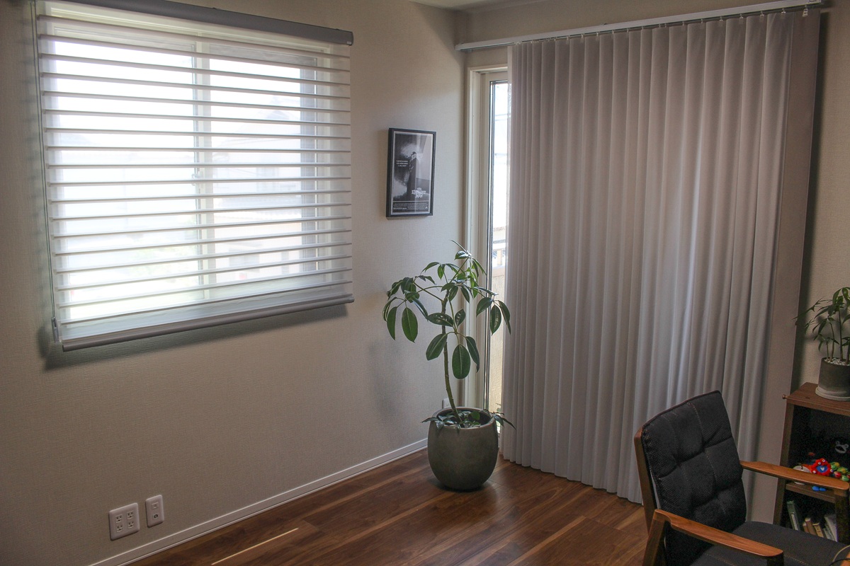 グレージュ スアベ バーチカルシェード