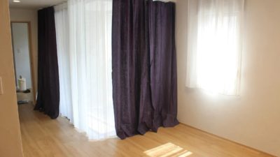 京都市左京区のマンションには上質な麻リネンカーテンでナチュラルな雰囲気に！