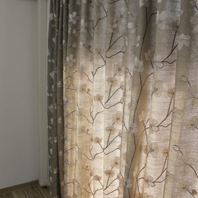 大阪、茨木のリフォームされたマンションは和モダンを意識したカーテンでご提案！