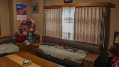 高槻市、応接間のカーテンにはドイツ製ダマスクカーテンでよりエレガンスに！大阪